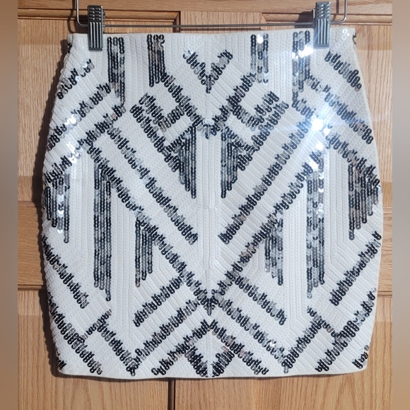 Express Dresses & Skirts - NWT Express Sequin Mini Skirt